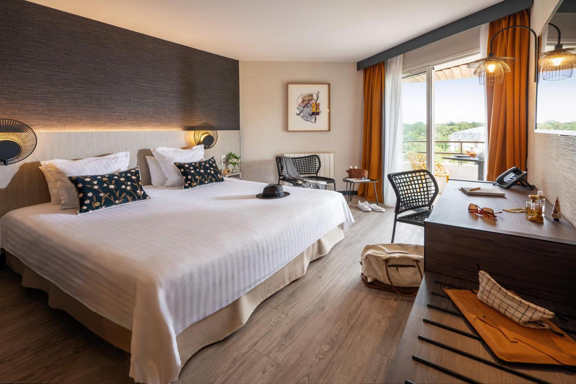 Hotel Valdys Thalasso & Spa - Les Pins Saint-Jean-de-Monts Exteriör bild